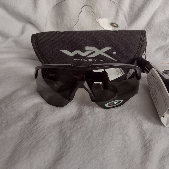 Wiley X Sunglasses  with anti fog lens spray - Picture 5 of 8